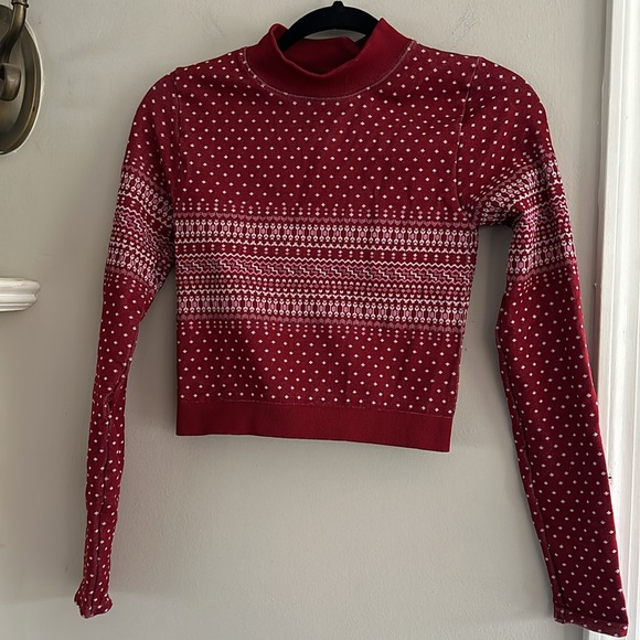 Red long sleeved ski top - Picture 1 of 4